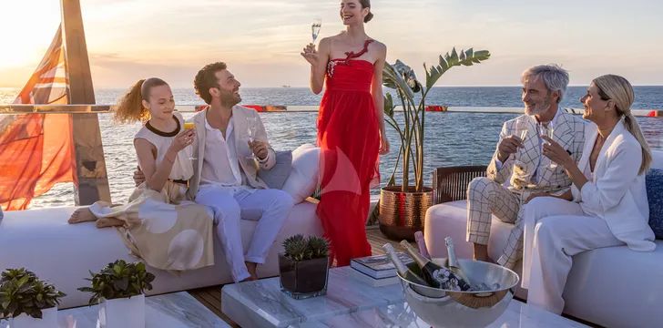 Bosphorus Tekneleri: Birthday Party on a Yacht
